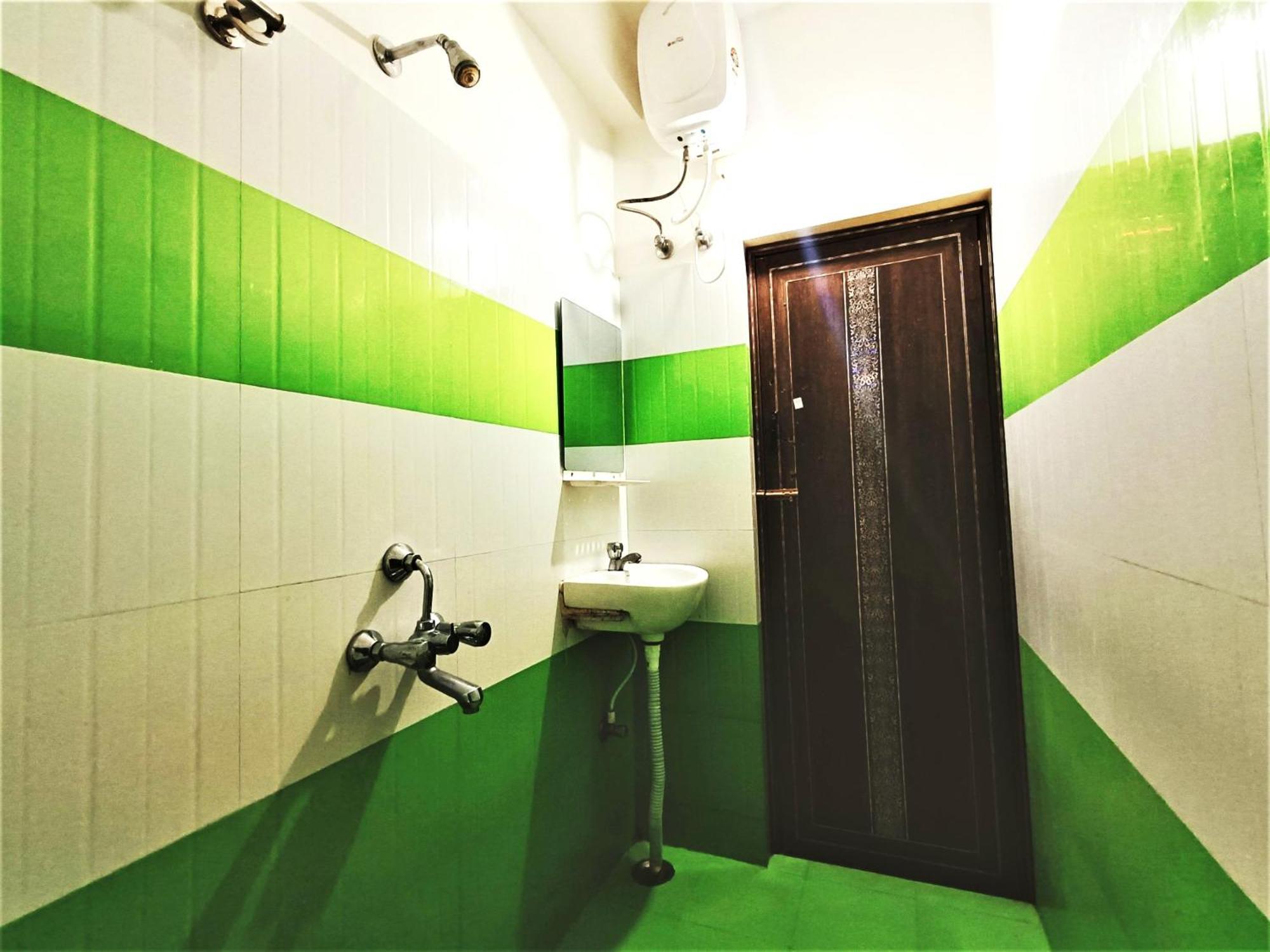 Goroomgo Krishna Residency Puri Near Sea Beach - Spacious Room With Excellent Service Awarded - Best Seller Exteriör bild